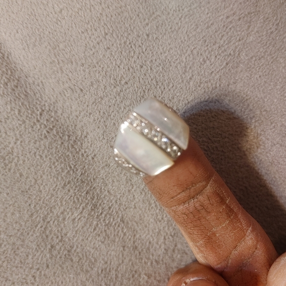 Ladies Silver and Opal? Cocktail Ring - Picture 6 of 8